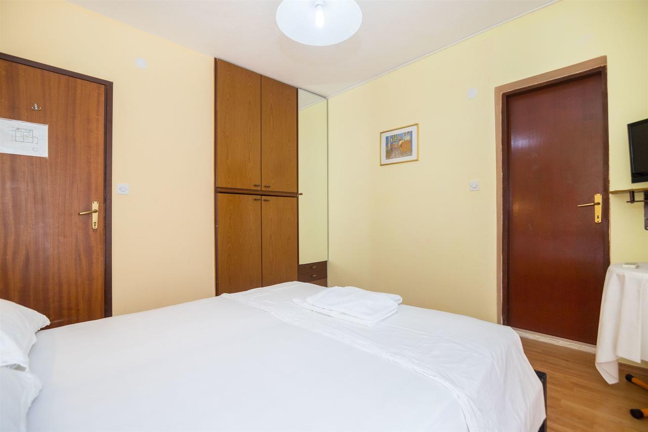 Apartments Rose Trogir Eksteriør bilde