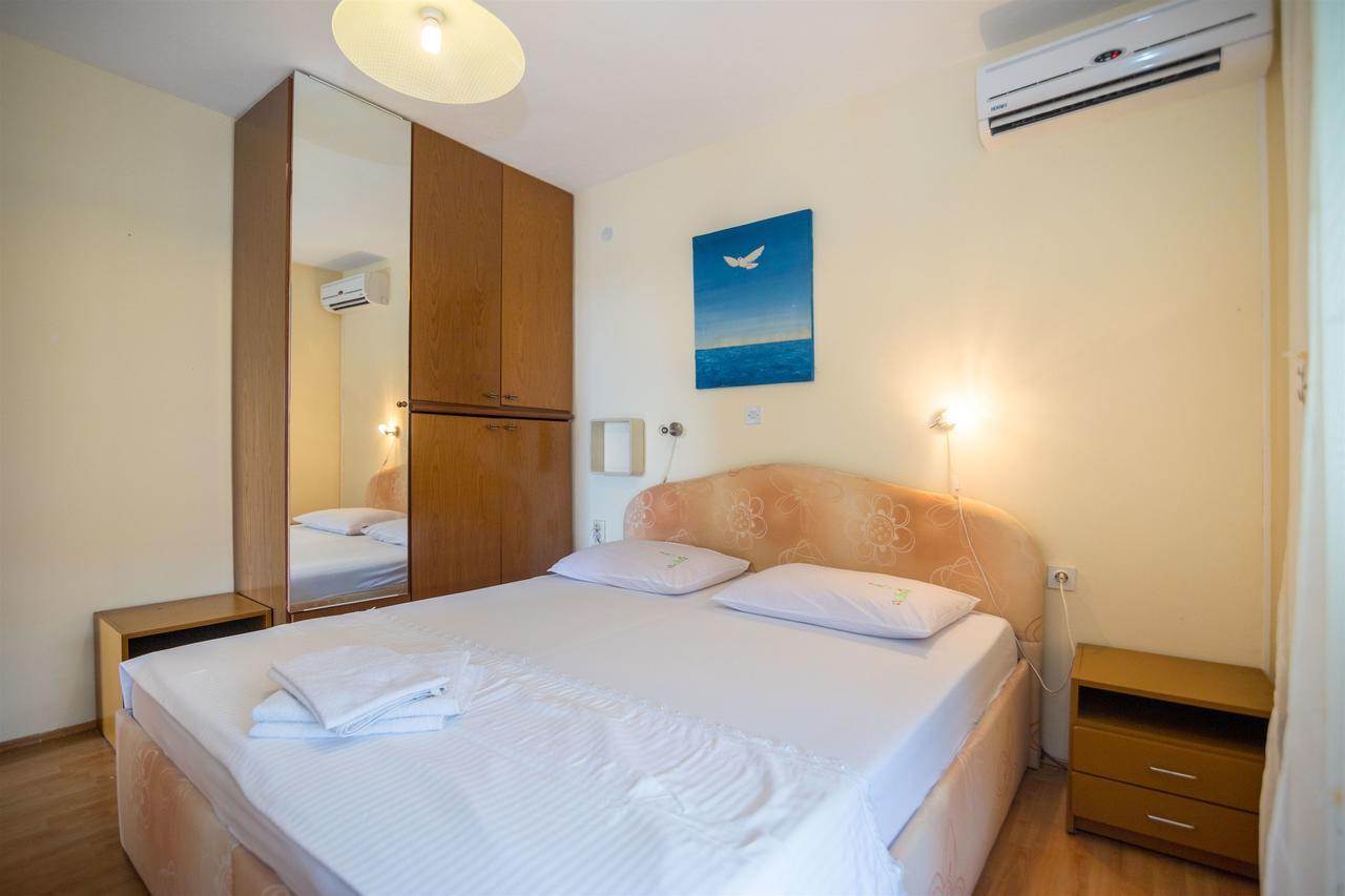Apartments Rose Trogir Eksteriør bilde